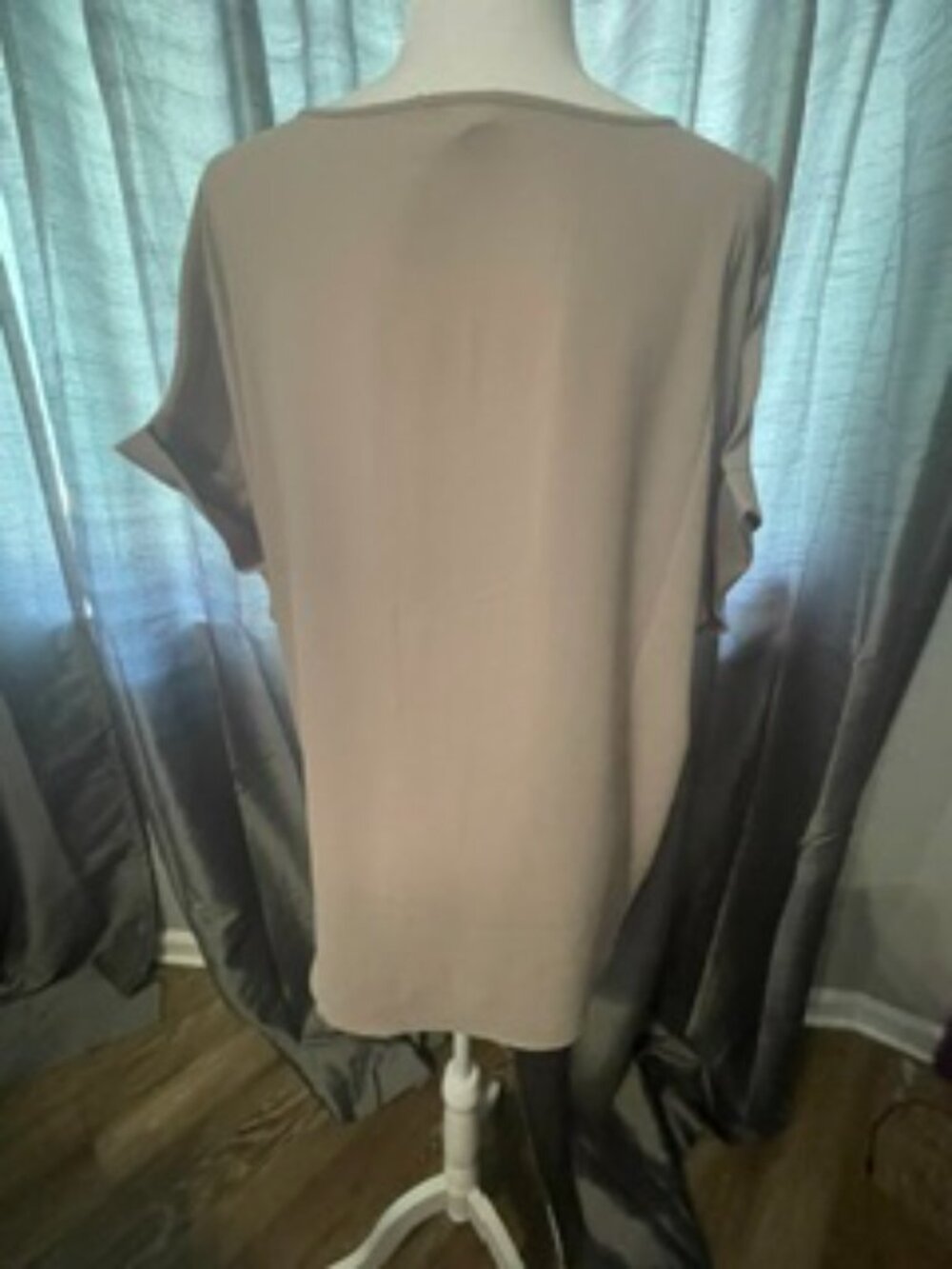 Great lightweight Cream/Taupe ZENANA Outfitters shirt in 1x. (22) - Picture 9 of 12